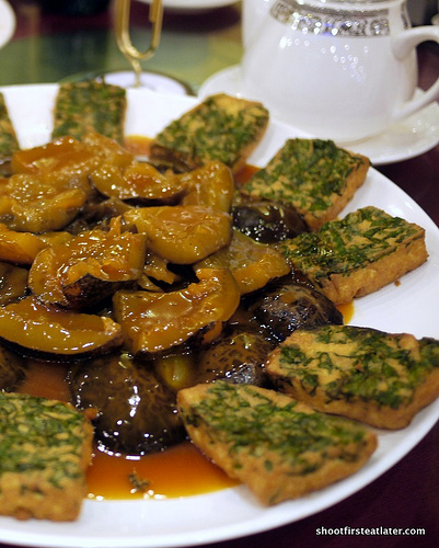 polon tofu w/ sea cucumber & black mushroom