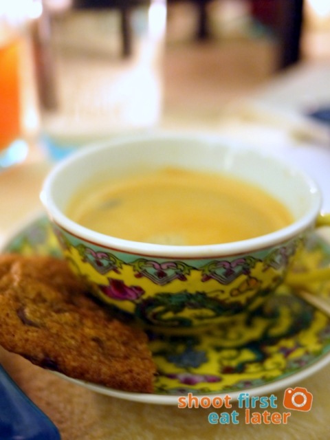 Nespresso with cookie