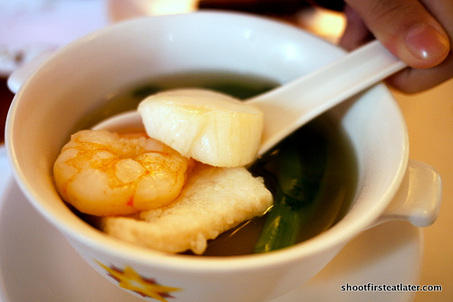 clear chicken broth w/ seafood