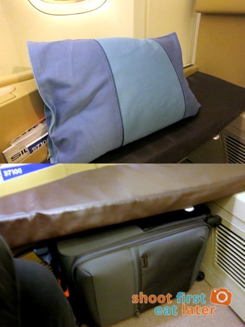 SQ 285 Boeing 777 300ER  business class-002