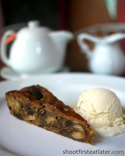 African date cake w/ cinnamon ice cream