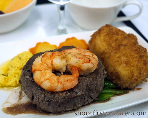 PAL dinner - tenderloin & prawns-2