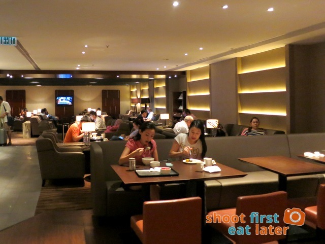 Plaza Premium Lounge Hong Kong-008
