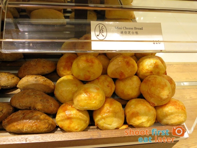 Eric Kayser Hong Kong - mini cheese bread HK$10