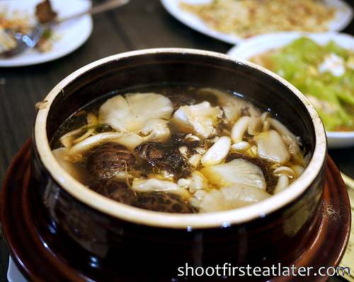 steamed herb mushroom soup