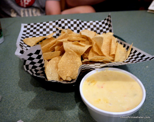 chips & queso dip
