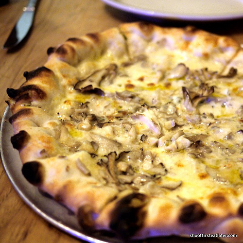 Pizza Delfina funghi pizza