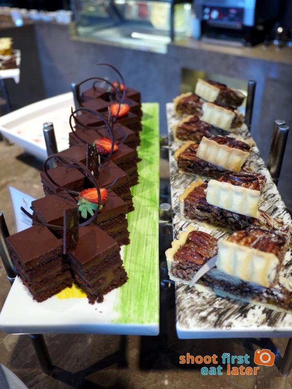 Marco Polo Hotel Ortigas Cucina Restuarant Buffet- chocolate cake & pecan tart