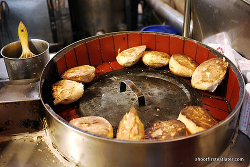 Hu Jiao Bing Black Pepper Pork Buns-2