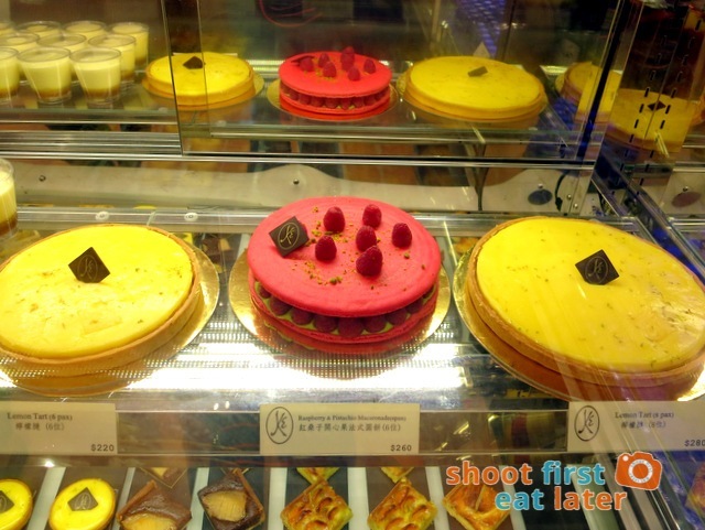 Eric Kayser Hong Kong - lemon tart & giant raspberry and pistachio macaron