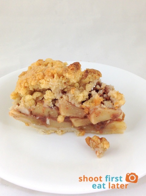 The Beehive Pastries- Apple Crumble P280 (small)-002