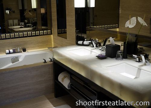 Ritz-Carlton Hong Kong Deluxe Room-5