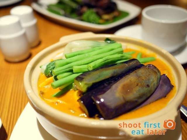 Sun Coral Cafe Hamilo Coast- Kare Kare (oxtail peanut stew)