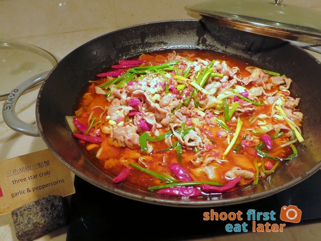 three star crab, garlic & peppercorns