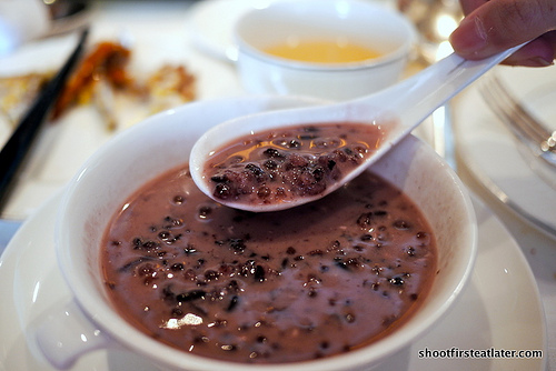 Black glutinous rice w/ coconut milk
