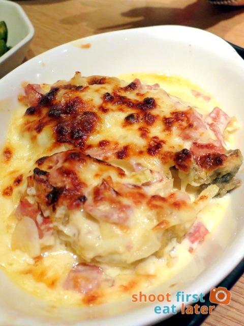 Jika Udon- baked hiroshima oyster with bacon & cheese HK$35