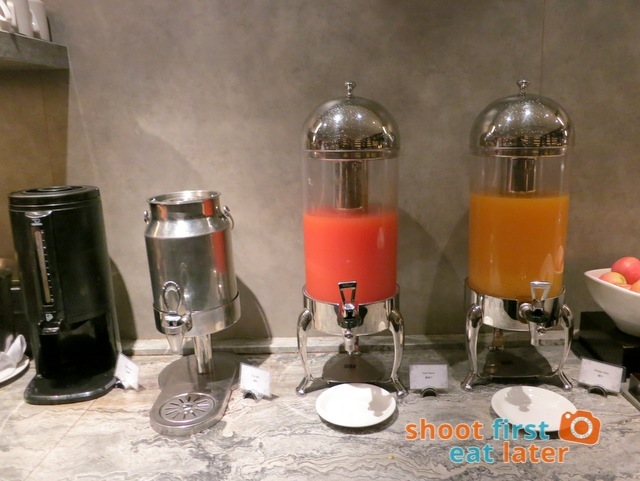 Plaza Premium Lounge Hong Kong-010