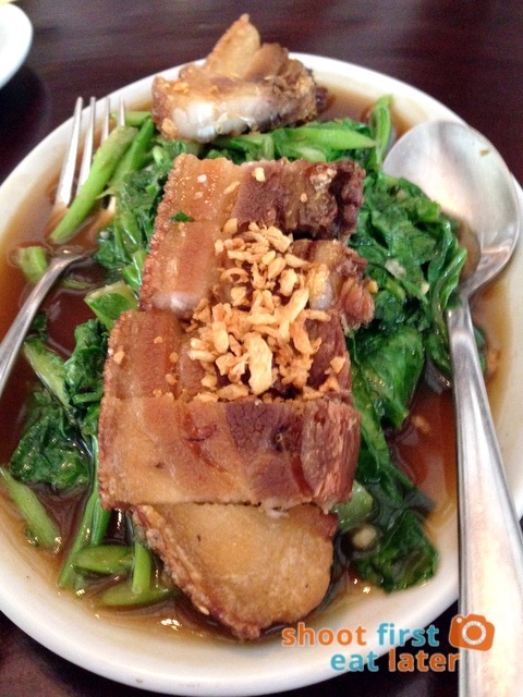 Azuthai - Stir- Fried Kale with Crispy Pork (Pahk Kahna Moo Krop) P465