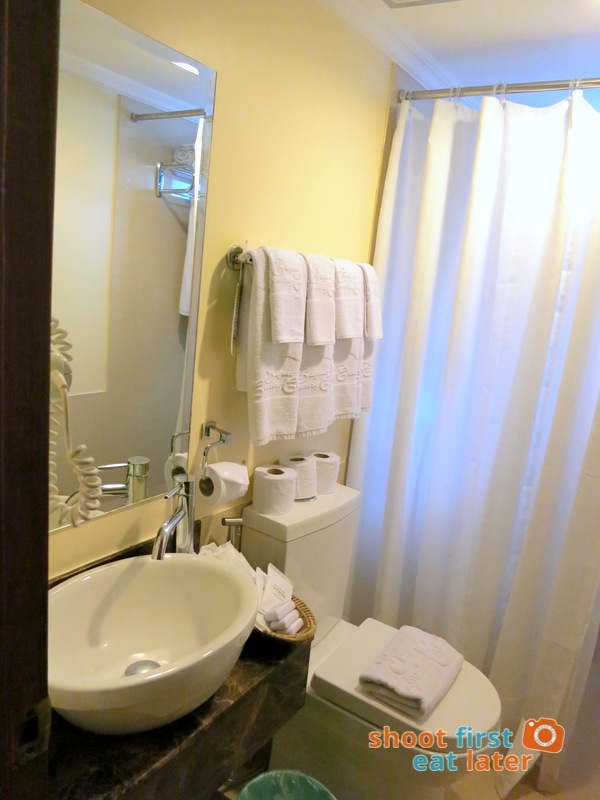 Baguio Country Club 3 Bedroom Cottage-016