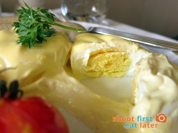 SQ 285 Boeing 777 300ER  business class meal -023