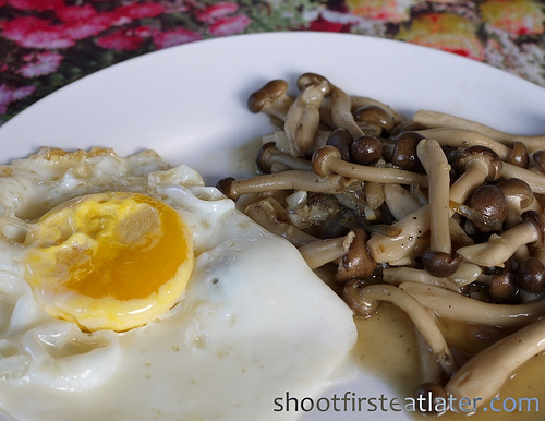 my breakfast - egg w: shimeji mushrooms