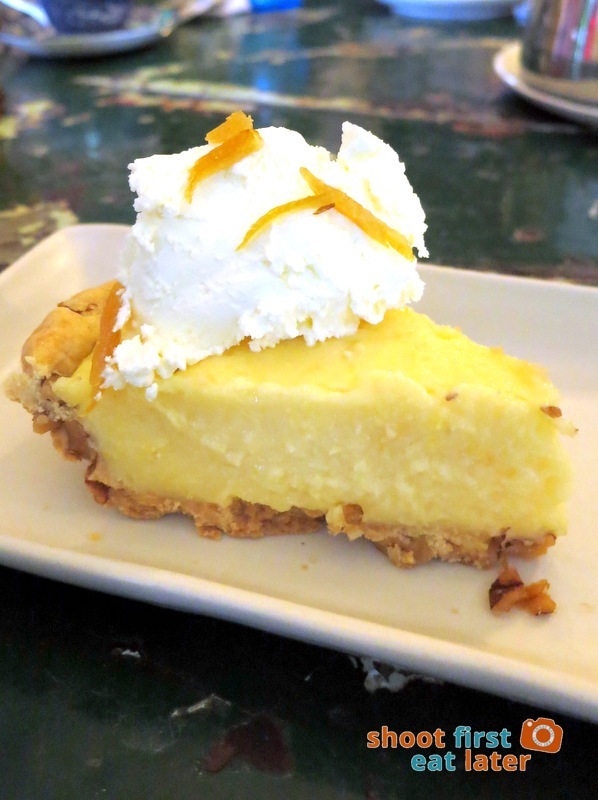 ✔✔ lemon walnut pie P240