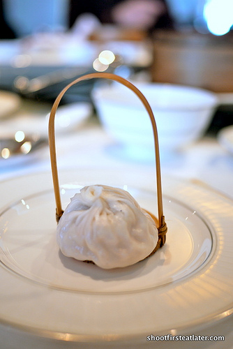 Steamed Shainghainese pork dumplings w/ crab meat