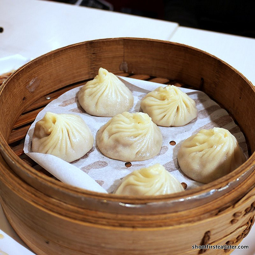 steamed juicy Shanghai dumplings 