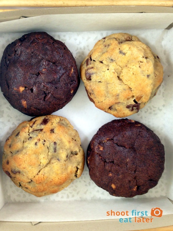 GourmetFinds - Chocolate and Peanut Butter Chip Cookies, Choc Chip Walnut Cookies