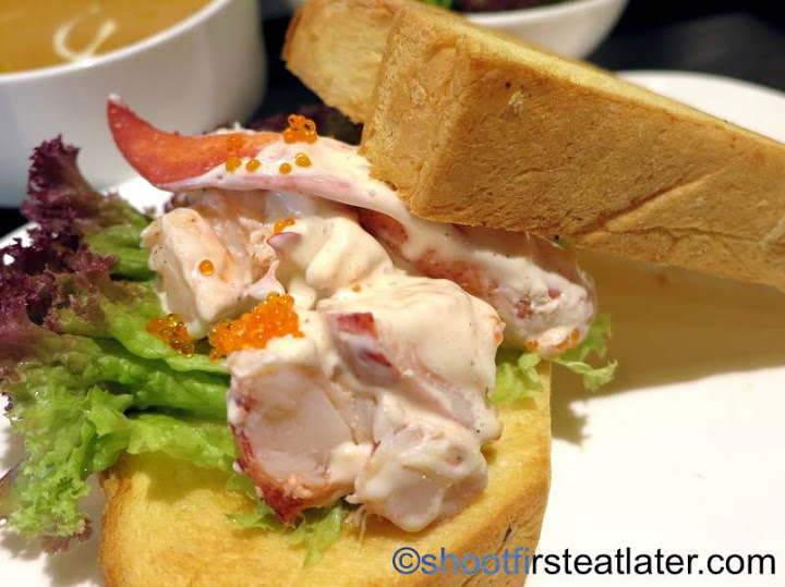 Boston lobster, shrimp roe dressing on brioche