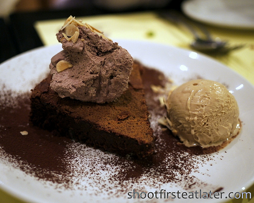 flourless chocolate cake