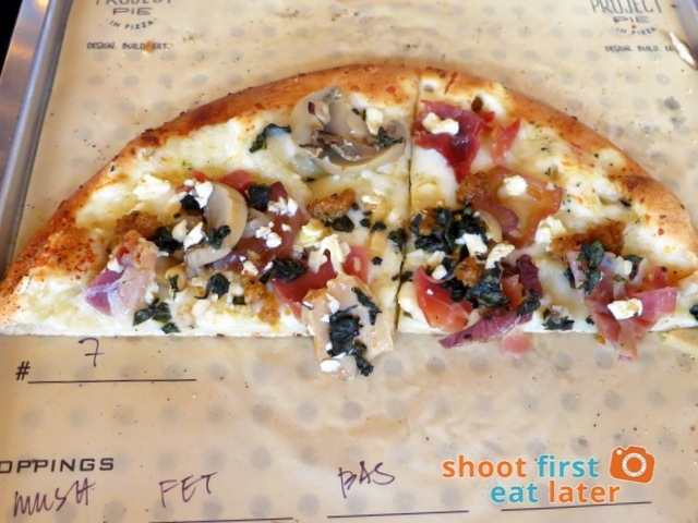 #7 (proscuitto, caramelized onions, mozzarella, Parmesan) with mushroom & basil