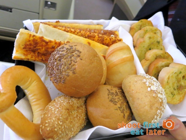 SQ 919 A330-300 business class meal - bread