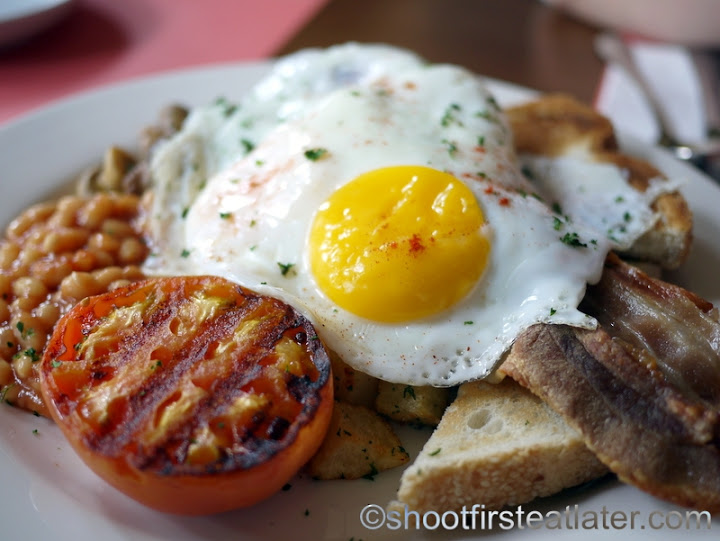 The Early Bird Full English Breakfast P495