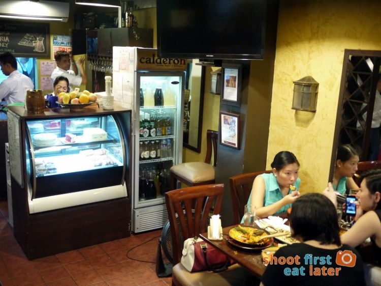 Calderon Restaurant -001