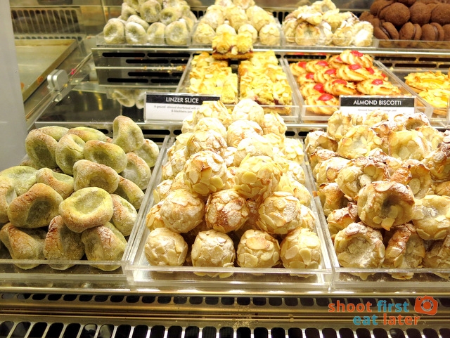 biscotti al pistachio, bocconcini, bocconcini di nonna S$1.75@