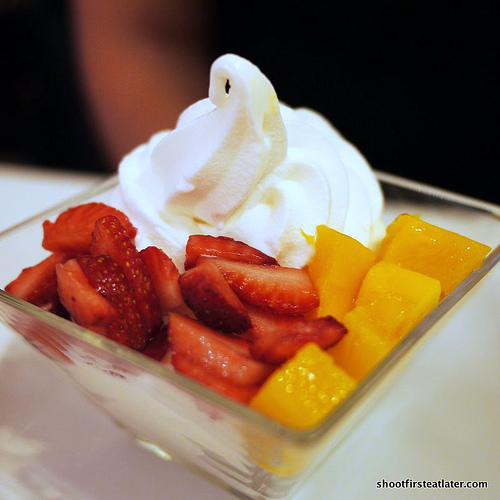 frozen yogurt w/ mangoes & strawberries
