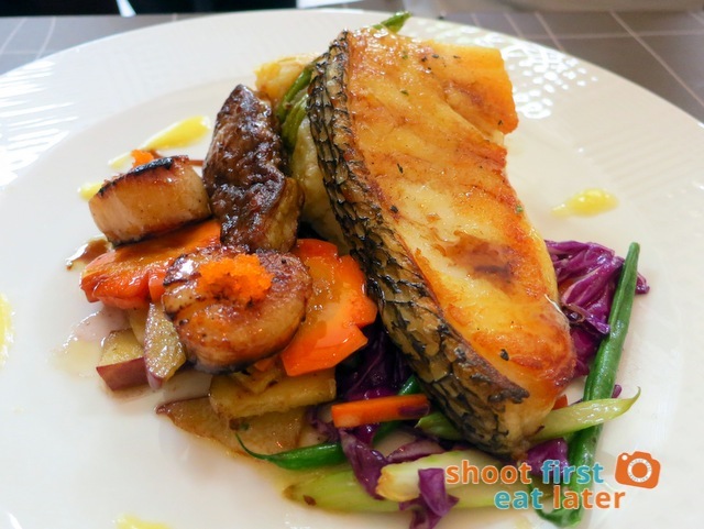 TANGO Duo of sea bass & Canadian scallops with foie gras, with wild rice and vegetable risotto, and green asparagus P1,300