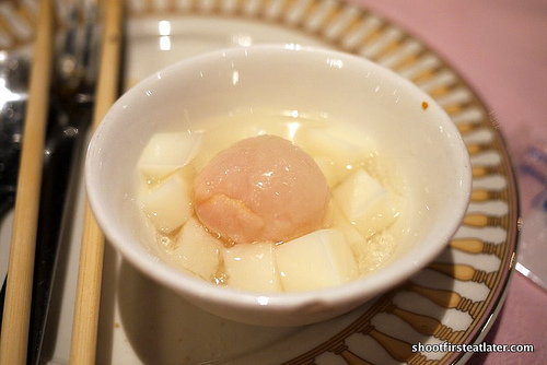 almond jelly w/ lychee